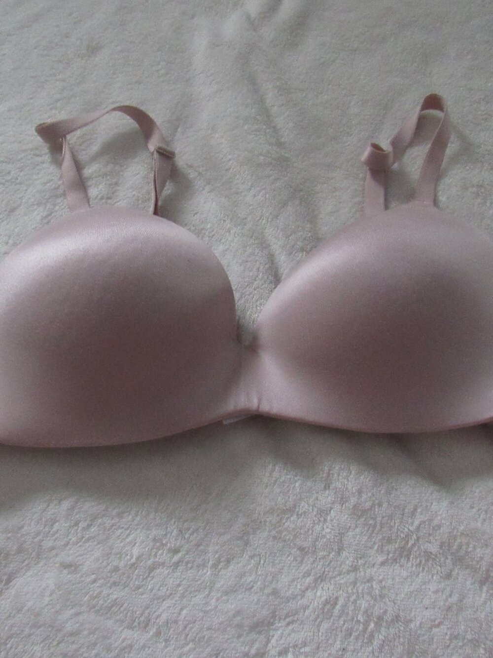 B'Tempt'd Light Pink Wireless Bra  Size 34B  USED